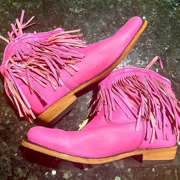 liberty Shoes - Pink ankle women cowboy boots with fringe never worn